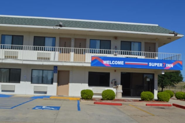 Gallery - Super 7 Inn