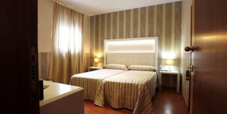Gallery - Hostal Paris