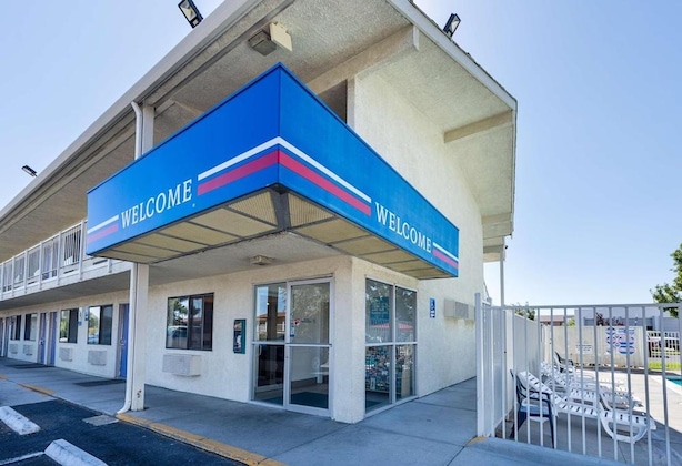 Gallery - Motel 6 Carson City