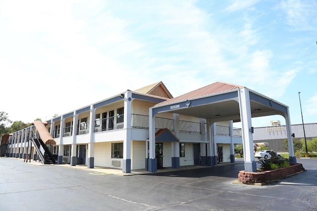 Gallery - Days Inn By Wyndham Monroe