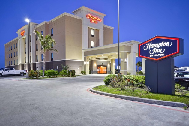 Gallery - Hampton Inn Kenedy