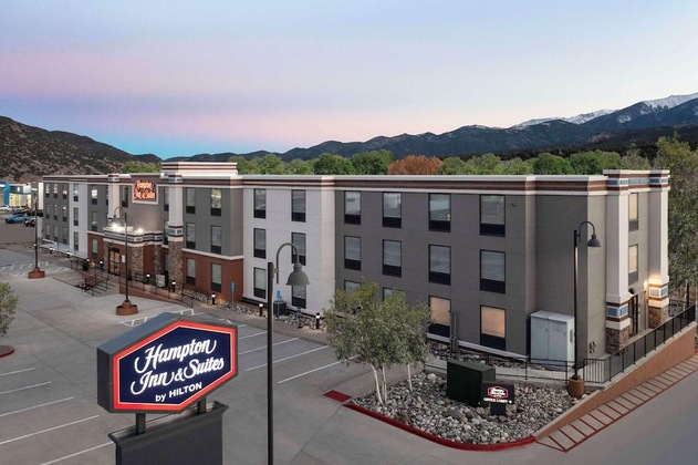 Gallery - Hampton Inn & Suites Salida