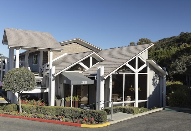Gallery - Spyglass Inn