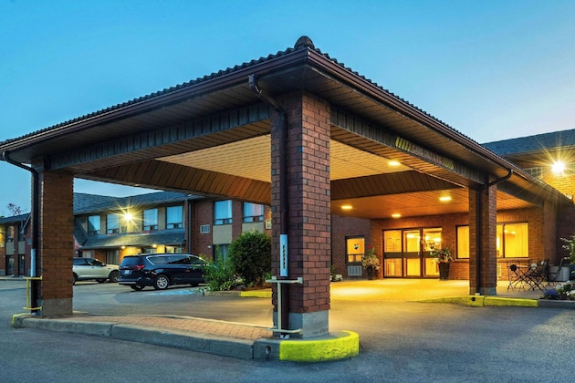 Gallery - Comfort Inn Highway 401