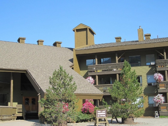 Gallery - The Griz Inn