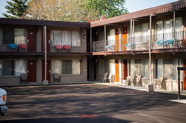 Gallery - Advance Inn