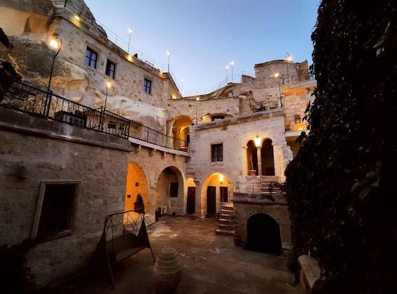 Gallery - Dervish Cave House