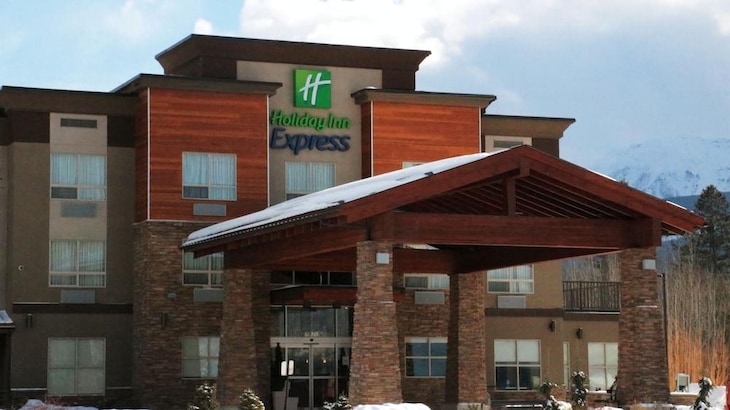 Gallery - Holiday Inn Express Golden-Kicking Horse By Ihg