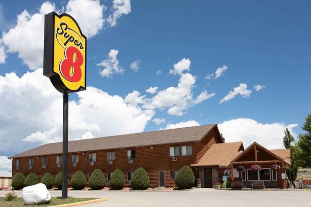 Gallery - Super 8 By Wyndham Dubois