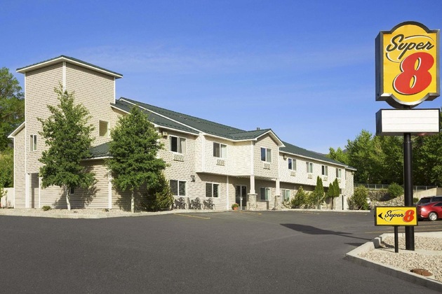 Gallery - Super 8 By Wyndham Salmon