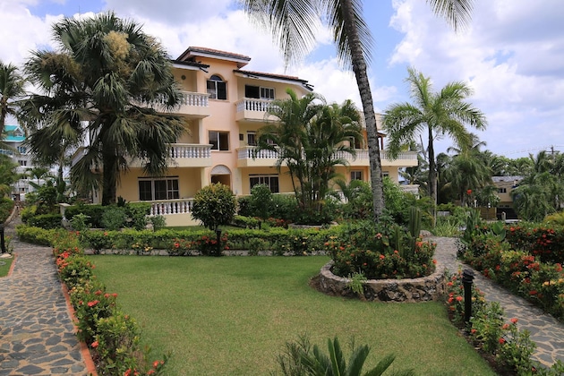 Gallery - Residencial Las Palmeras