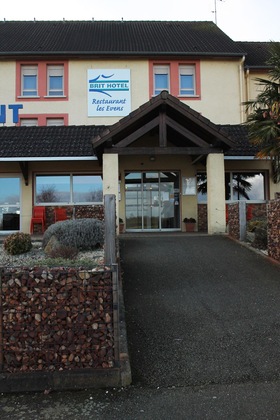 Gallery - Brit Hotel Les Evens