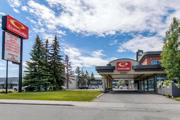 Gallery - Super 8 By Wyndham Macleod Trail Calgary