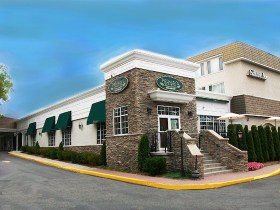 Gallery - Clinton Inn Hotel & Event Center