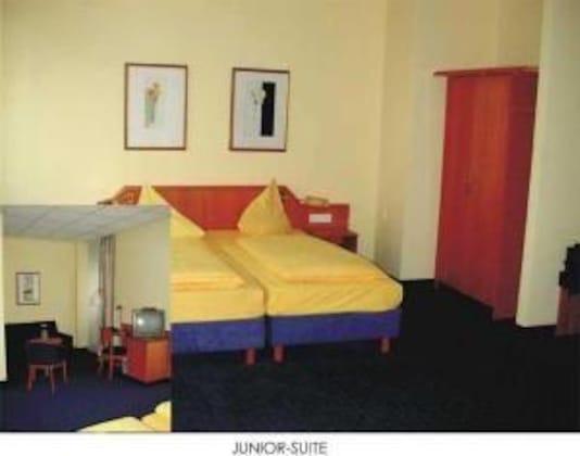 Gallery - Stargaze Forum Hotel