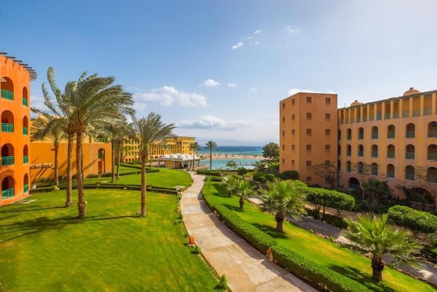 Gallery - Strand Beach & Golf Resort Taba Heights