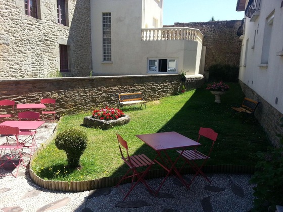 Gallery - Hôtel Le Chapeau Rouge
