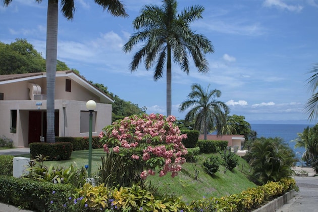 Gallery - Bahia Pez Vela Resort
