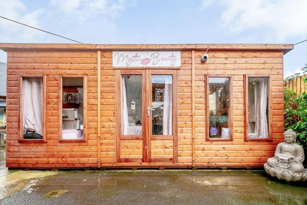 Gallery - Stonehenge Inn & Shepherds Huts