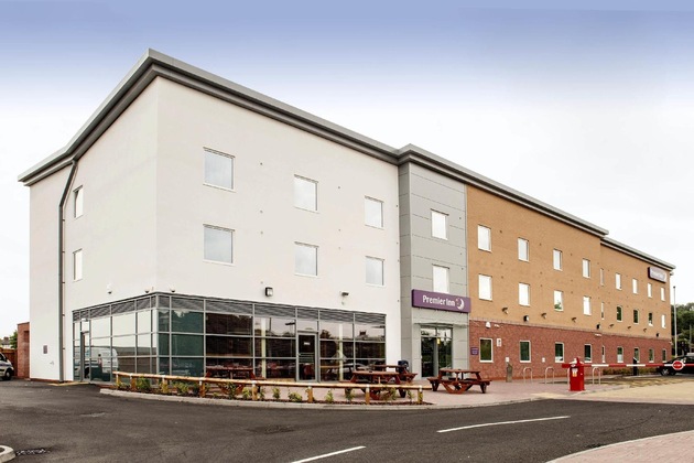 Gallery - Premier Inn Dudley Town Centre