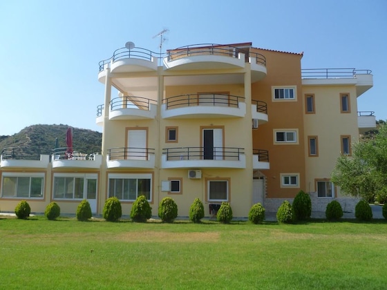 Gallery - Anilio Plaza