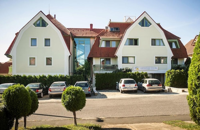 Gallery - Holiday Club Apartman Hotel