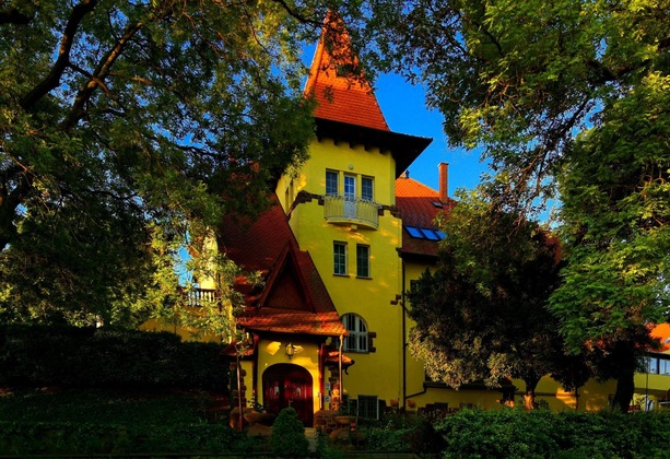 Gallery - Fried Castle Hotel And Restaurant
