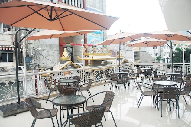 Gallery - Gandhi Inn
