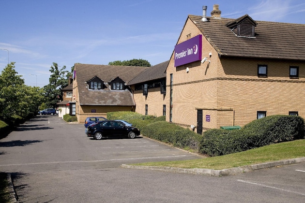 Gallery - Premier Inn Northampton South (Wootton)