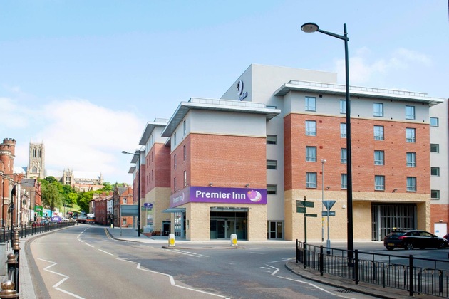 Gallery - Premier Inn Lincoln City Centre