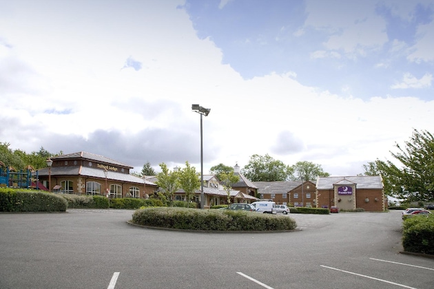 Gallery - Premier Inn Kettering