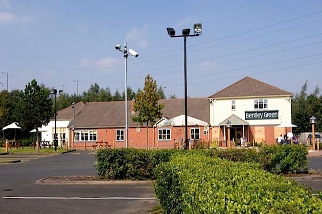 Gallery - Premier Inn Walsall (M6