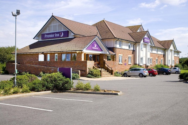 Gallery - Premier Inn Northampton Bedford Rd A428