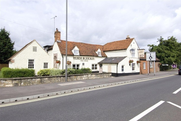 Gallery - Premier Inn Aylesbury