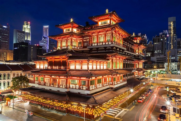 Gallery - Galaxy Pods at Chinatown