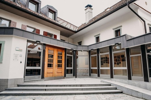 Gallery - Dvor Jezeršek Brnik