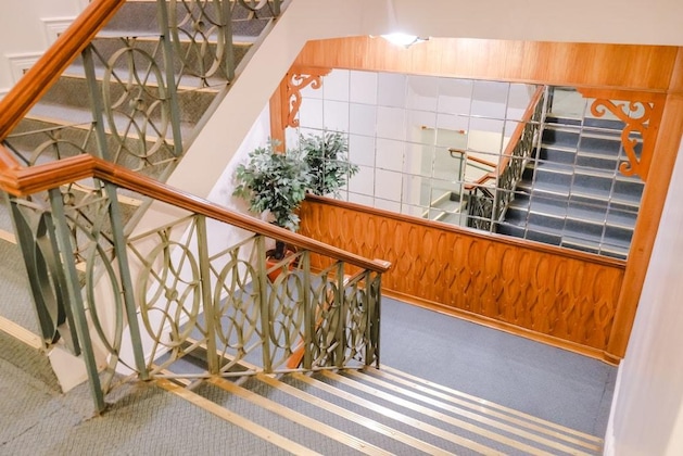 Gallery - De Luxe Hotel