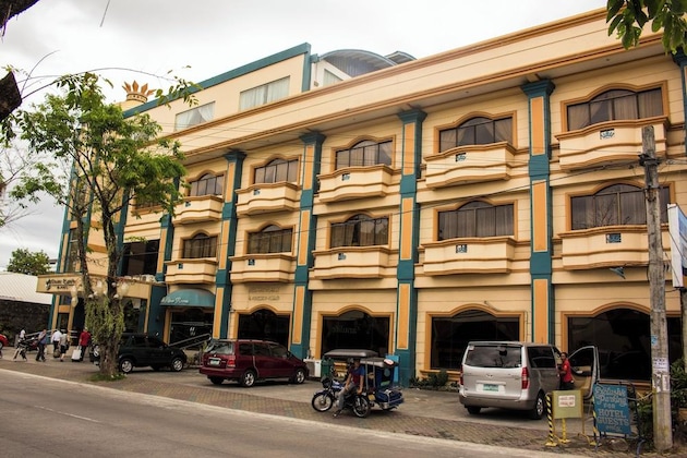 Gallery - Crown Royale Hotel