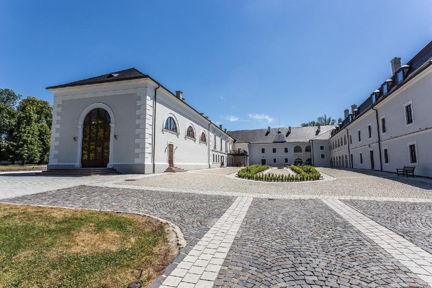 Gallery - Chateau Appony