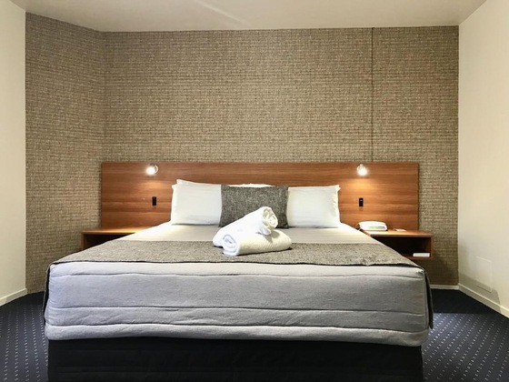 Gallery - Ventura Inn & Suites Hamilton