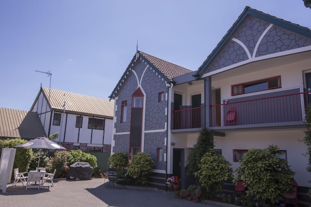 Gallery - Amross Court Motor Lodge