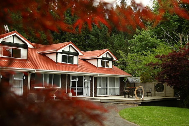 Gallery - Redwood Lodge Bed & Breakfast