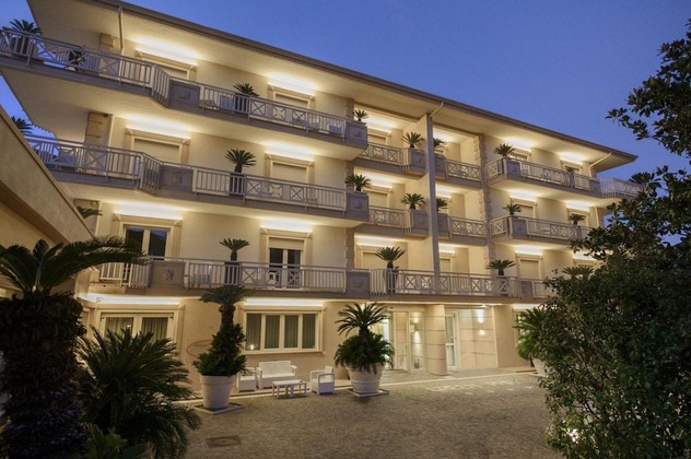 Gallery - Green Park Hotel