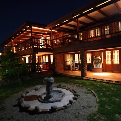 Gallery - Acra Retreat, Mountain View Lodge