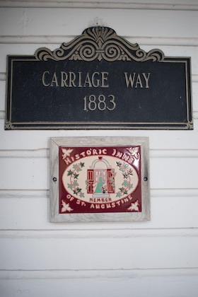 Gallery - Carriage Way Inn