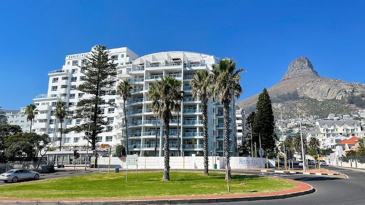 Gallery - Peninsula All-Suite Hotel