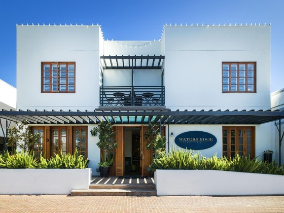 Gallery - Waters Edge Hotel