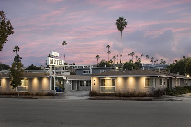 Gallery - Santa Monica Motel