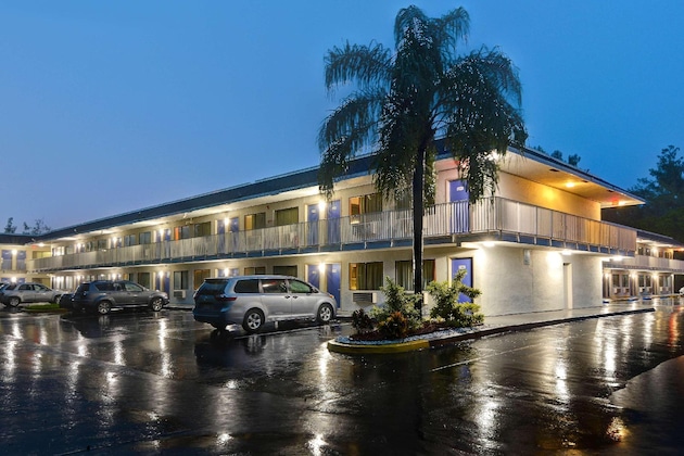 Gallery - Motel 6 Dania Beach