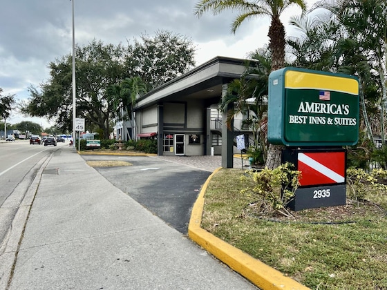 Gallery - America's Best Inn & Suites - Ft. Lauderdale North